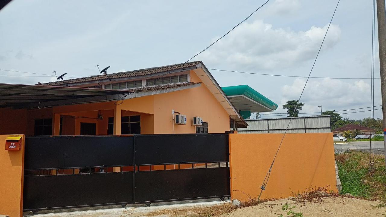 Ns Homestay Private Pool Tanah Merah  Kültér fotó
