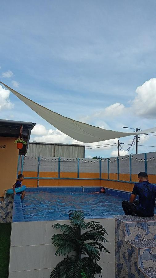 Ns Homestay Private Pool Tanah Merah  Kültér fotó