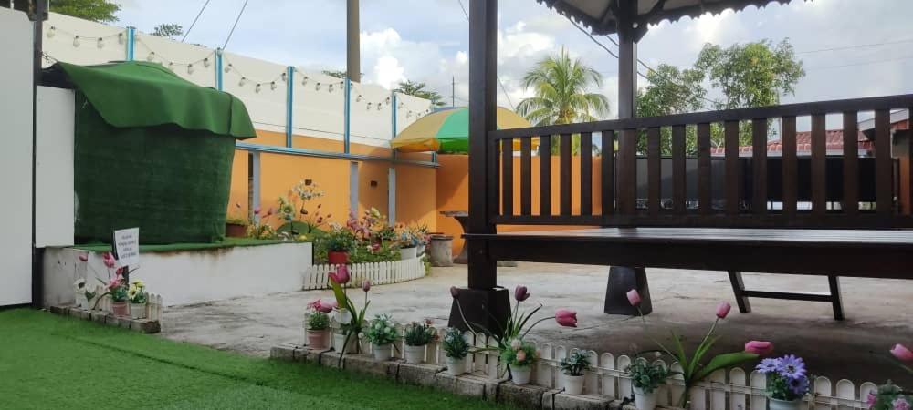 Ns Homestay Private Pool Tanah Merah  Kültér fotó
