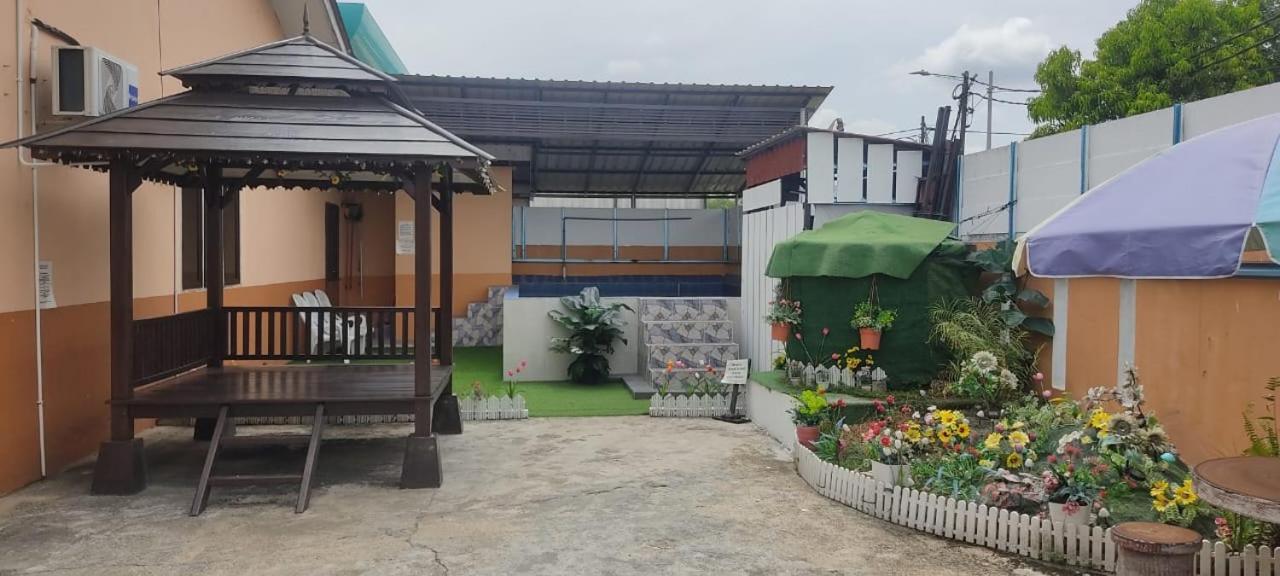 Ns Homestay Private Pool Tanah Merah  Kültér fotó